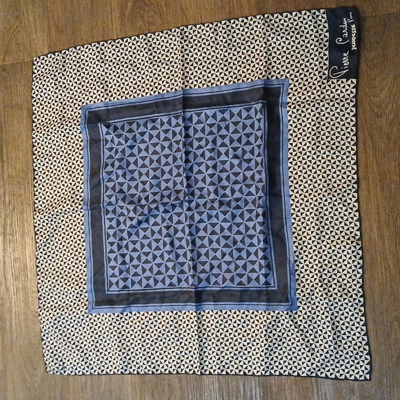 Vintage Pierre Cardin 100% Silk Made in Italy Luxury Scarf. - Picture 1 of 7